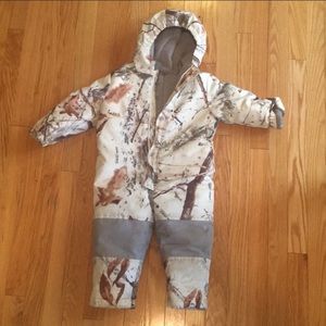 2T Cabelas Snowsuit